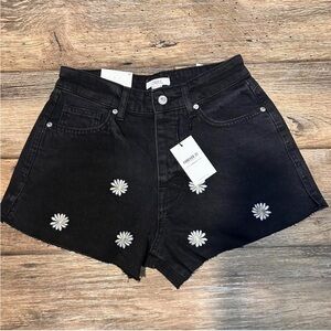 FOREVER 21 PREMIUM Daisy Embroidered Black Denim Cut Off Shorts Size 27